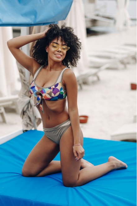 Two-piece swimsuit with cups in cocoa color