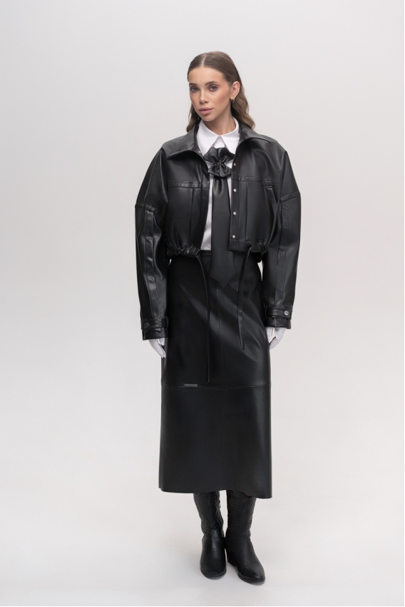 Cropped Ovr black jacket 