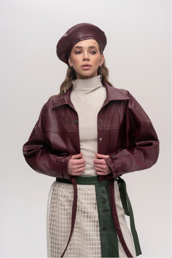 Cropped Ovr jacket in burgundy color 
