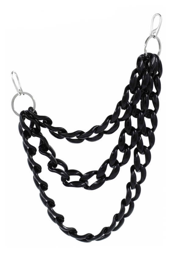 Black triple chain 