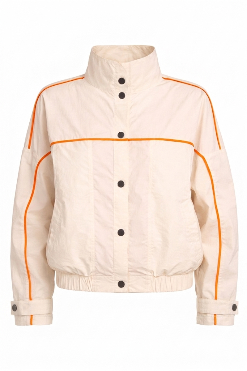 Бомбер-вітровка молочного кольору фото