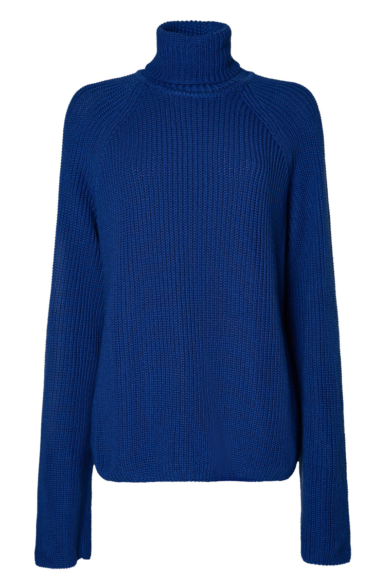Oversized sweater in blue color with a collar photo
