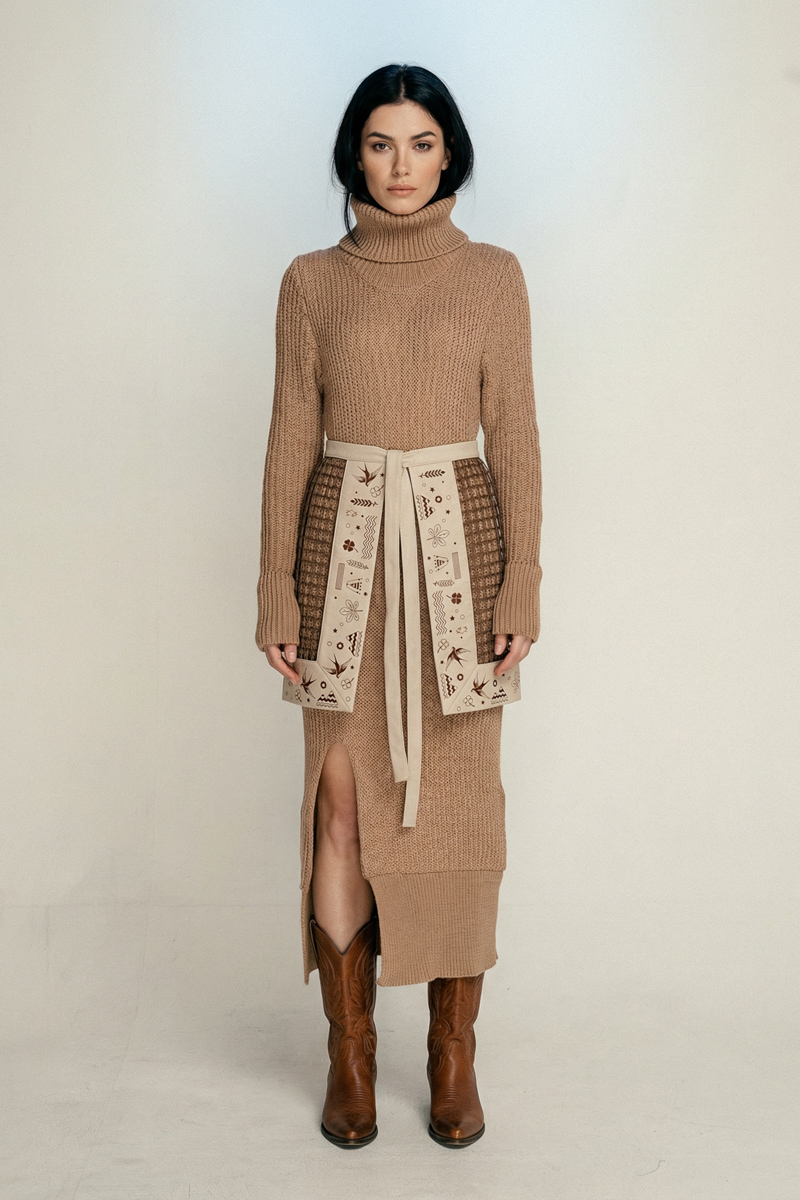 Brown and beige mini plákhta with an ethnic motif