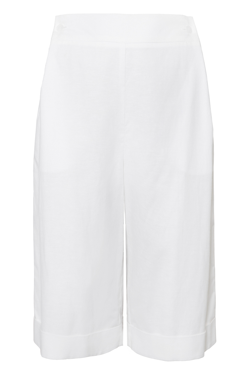 White shorts bermuda