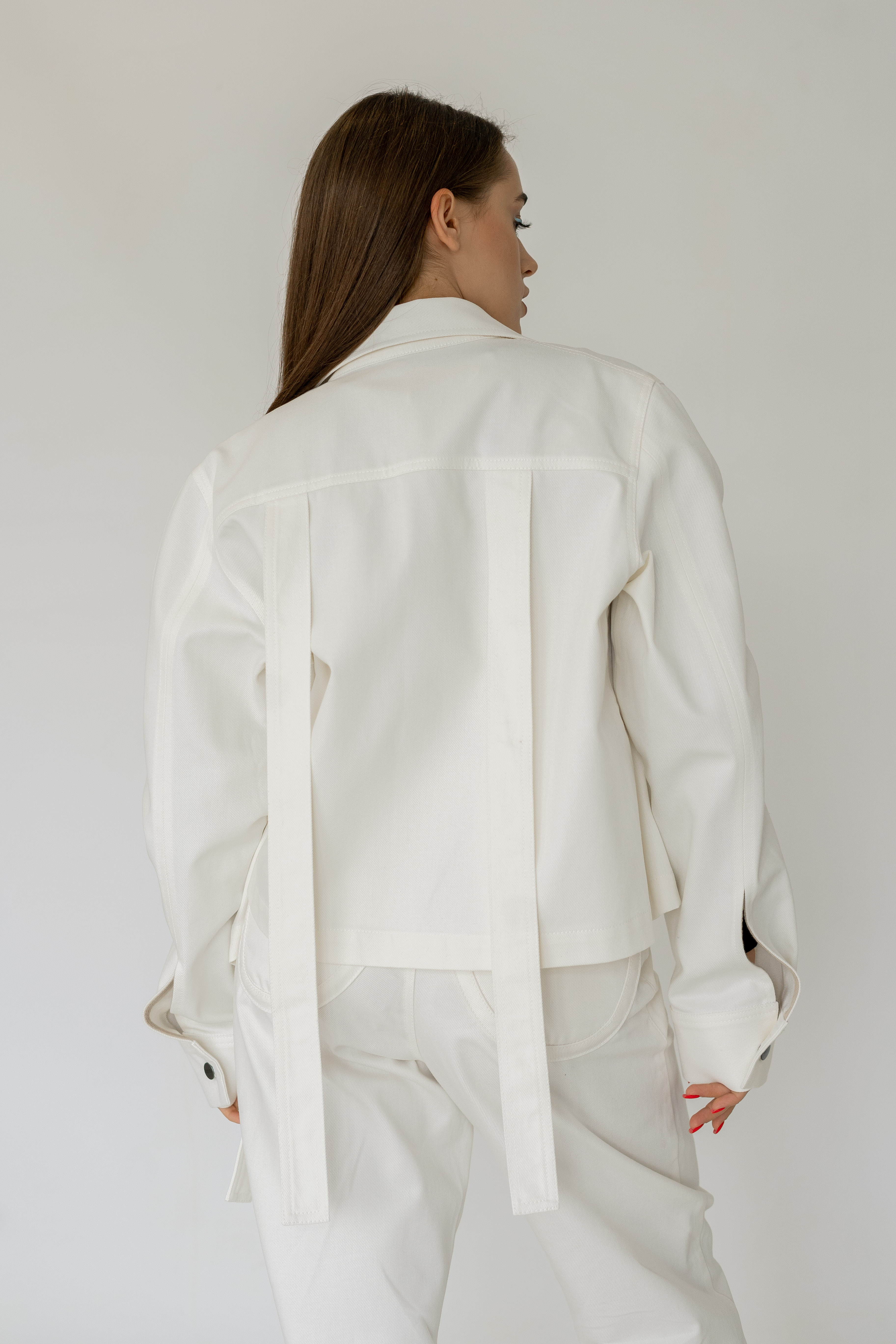 White color denim jacket photo 4
