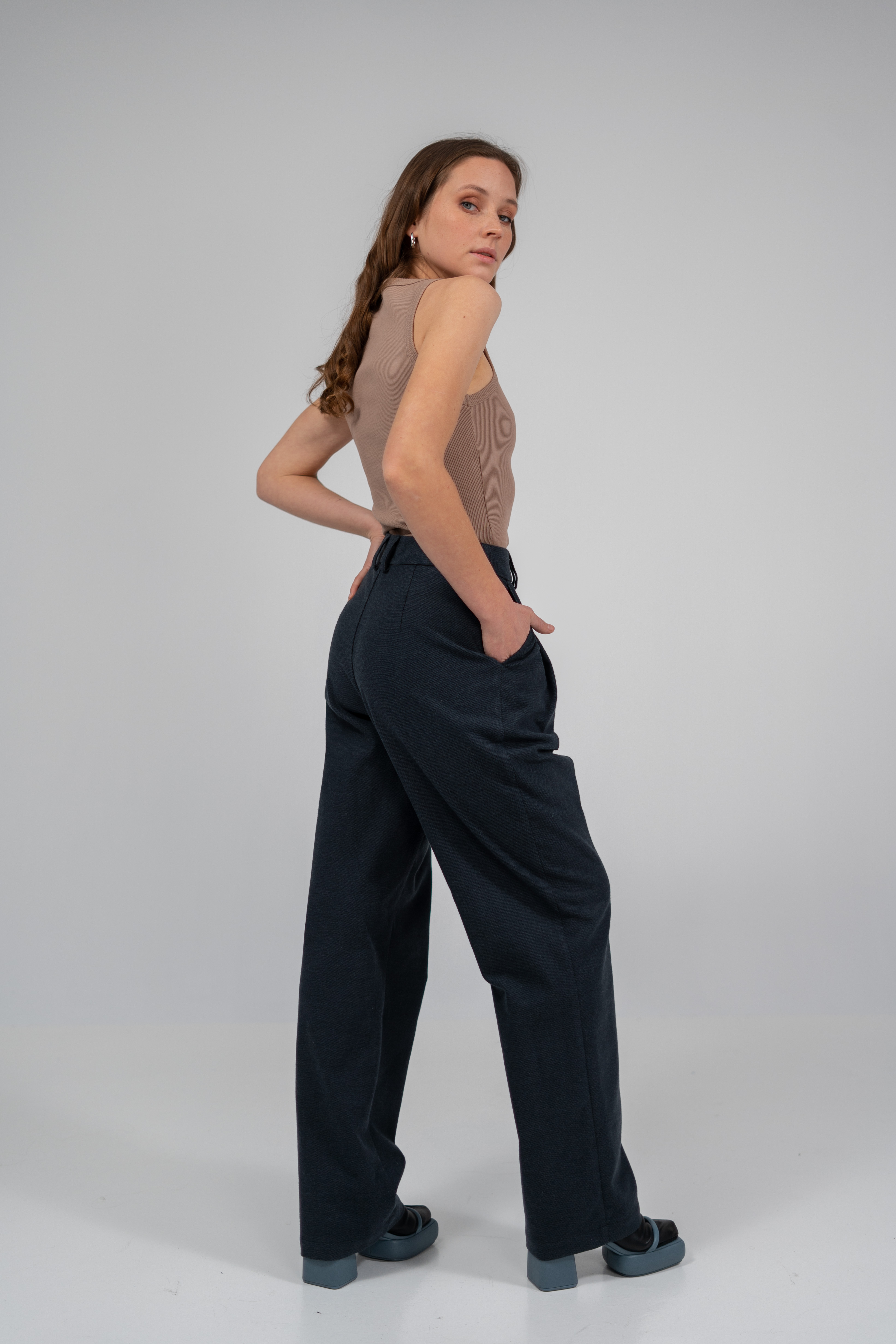 Gray straight trousers photo 4