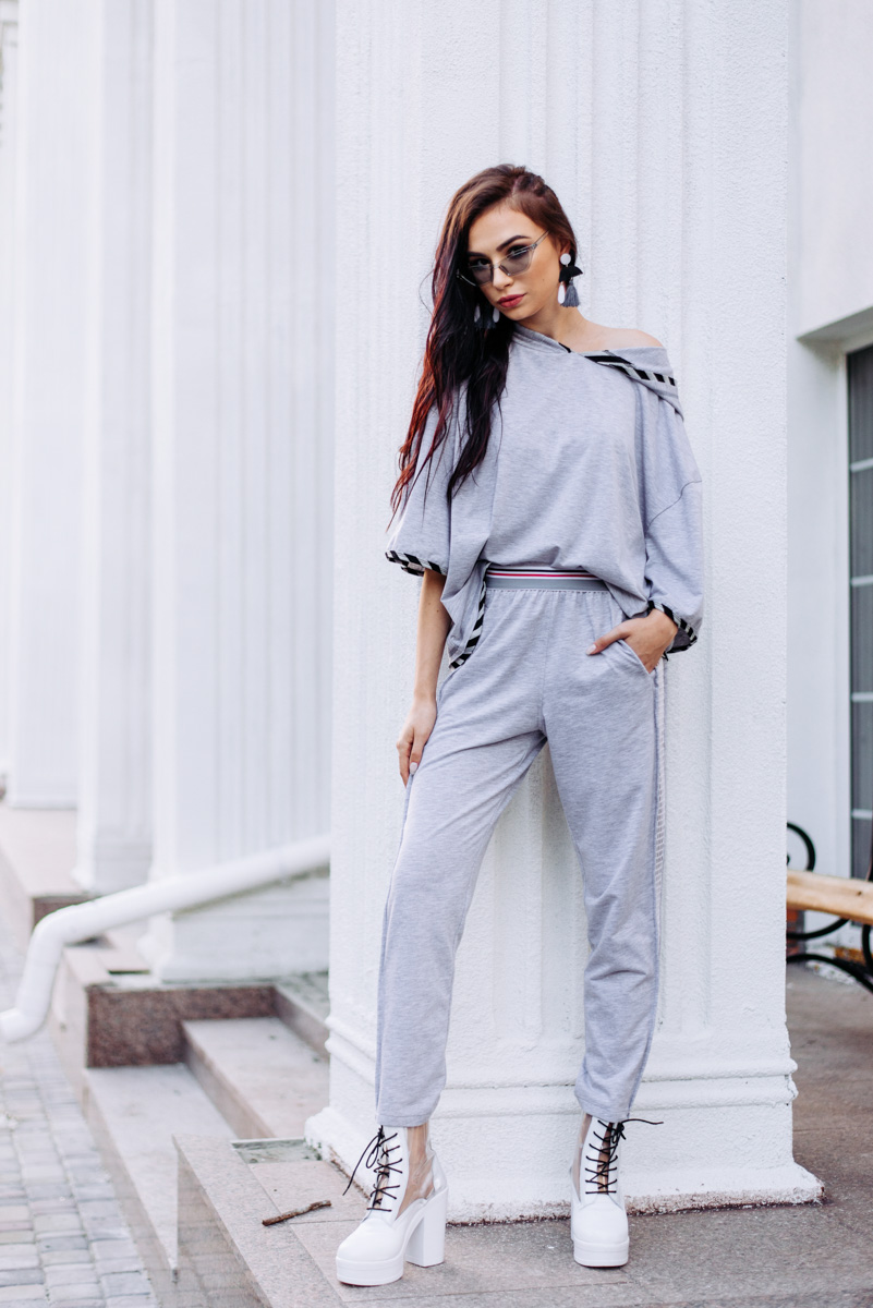 Gray pants with mesh stripes photo 1