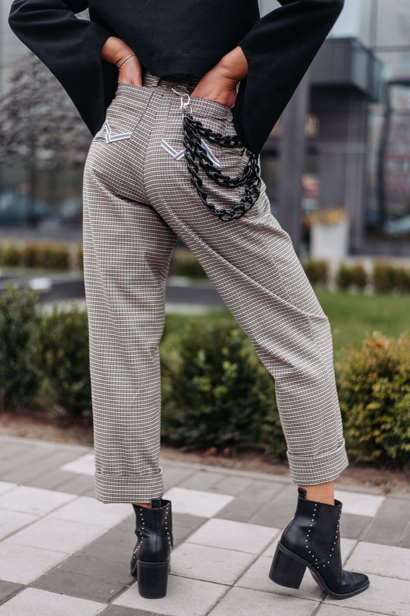 Banana trousers tapered in a beige check photo 3
