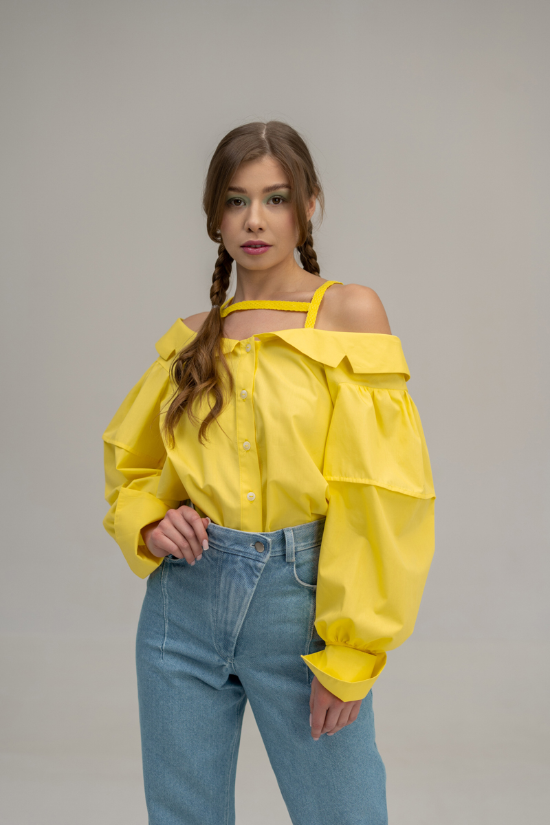 Off the shoulder yellow blouse  photo 2