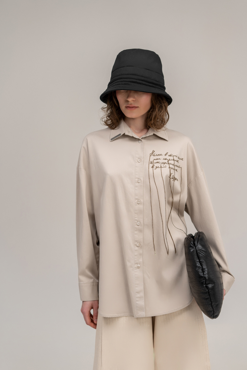 Oversized beige shirt with embroidery photo 3