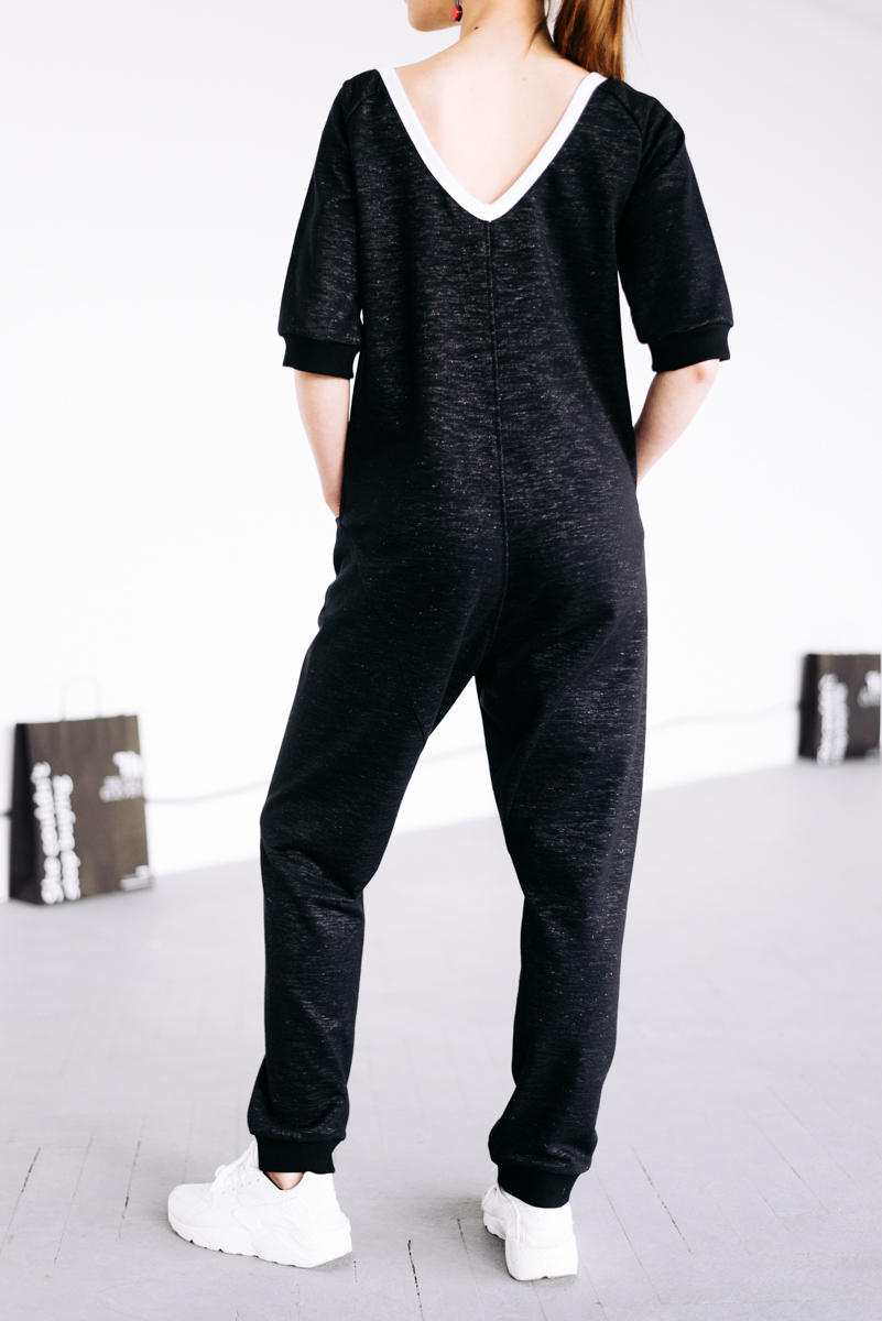 Black long sleeve loose letters print jumpsuit photo 3