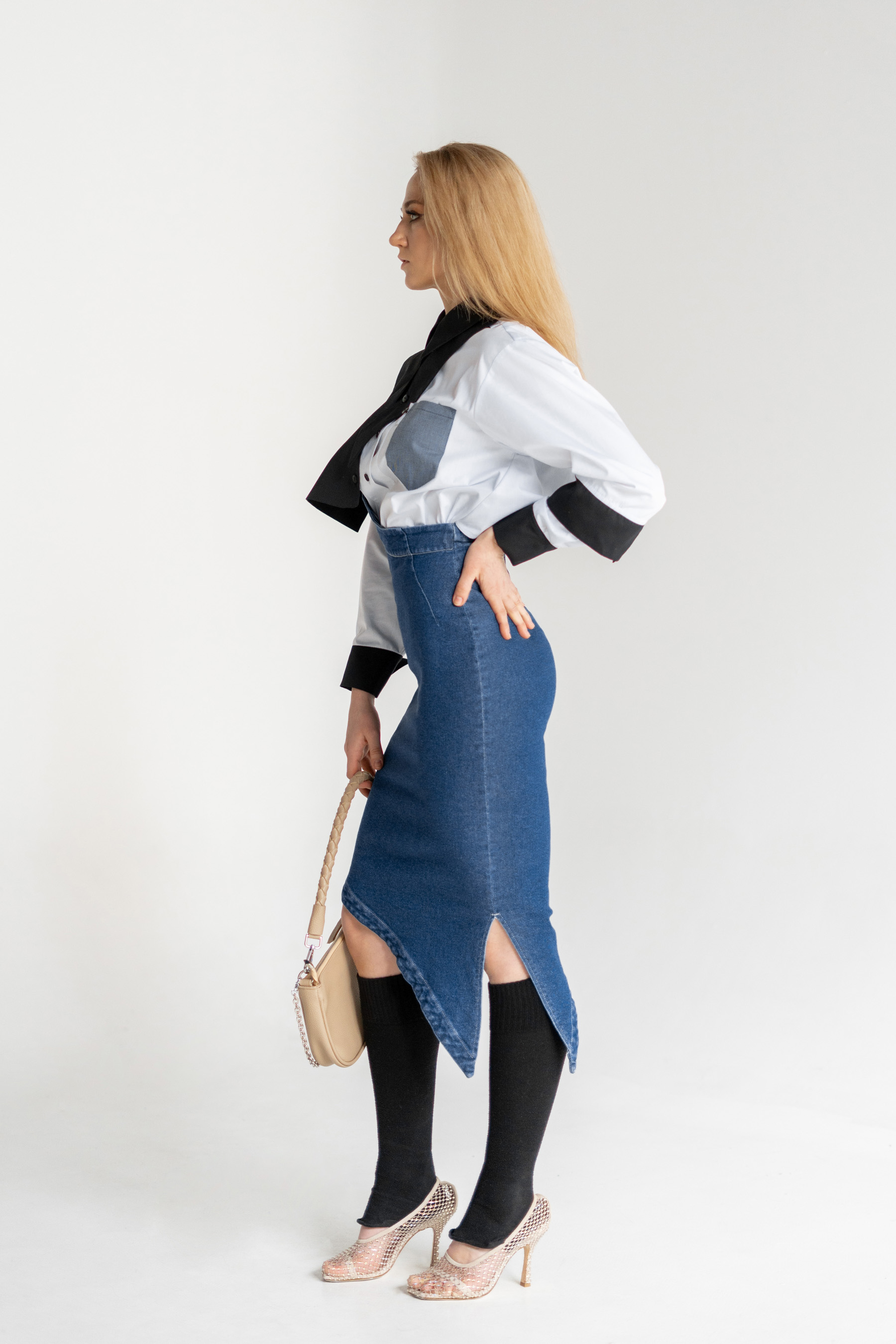 Asymmetrical suspender skirt photo 5