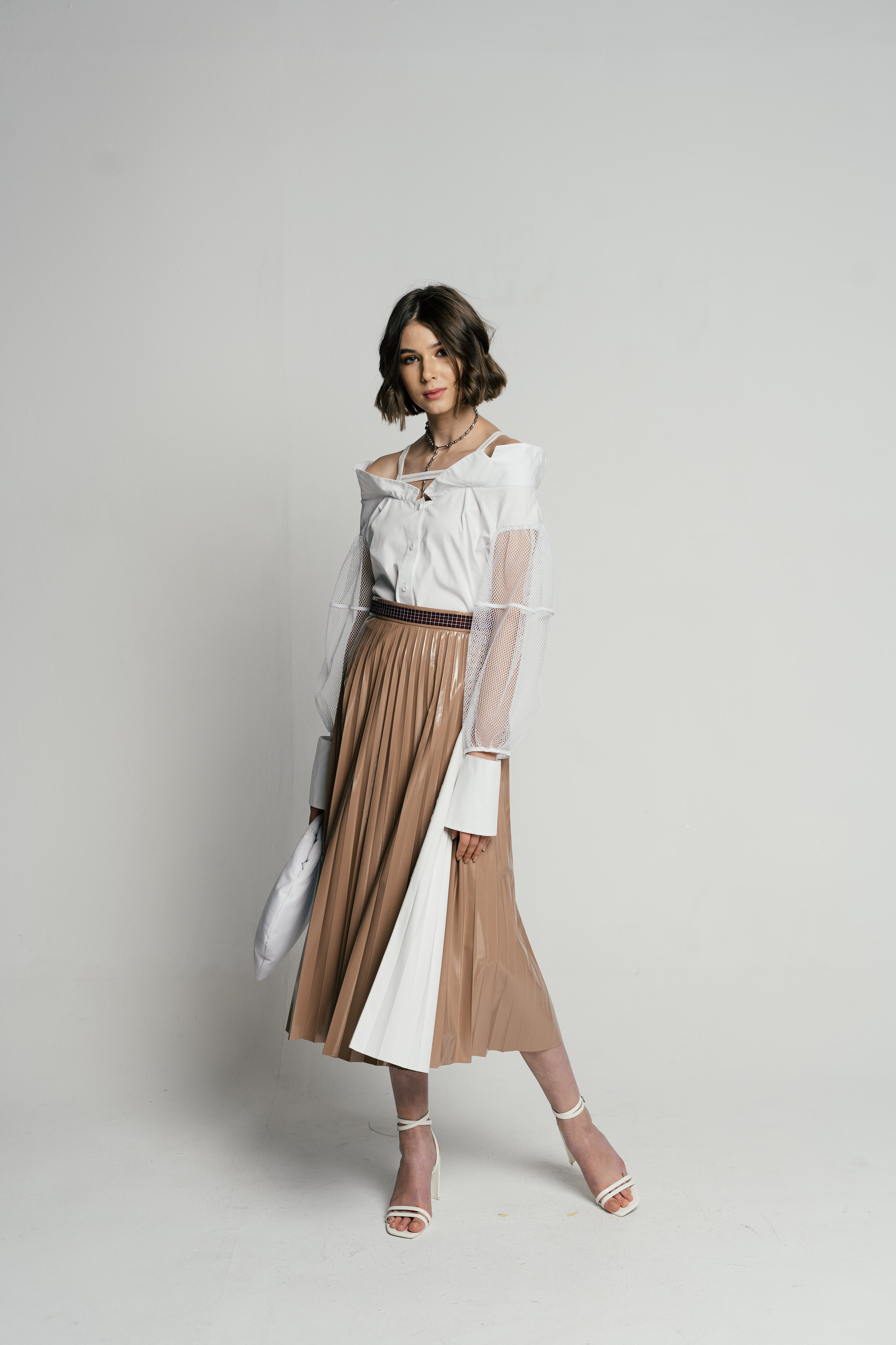Beige lacquer pleated wrap midi skirt photo 6
