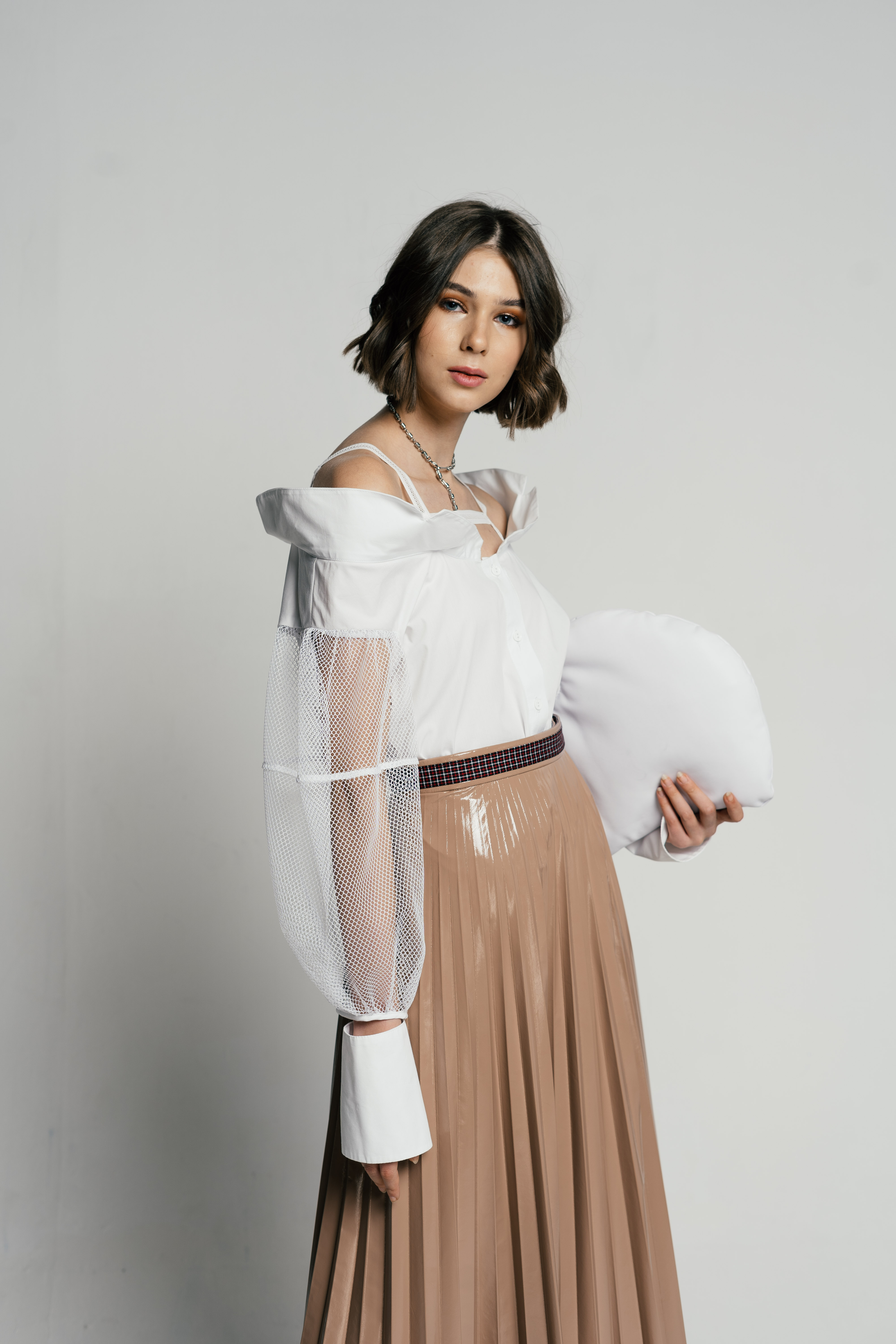 Blouse without shoulders white mesh sleeve photo 2