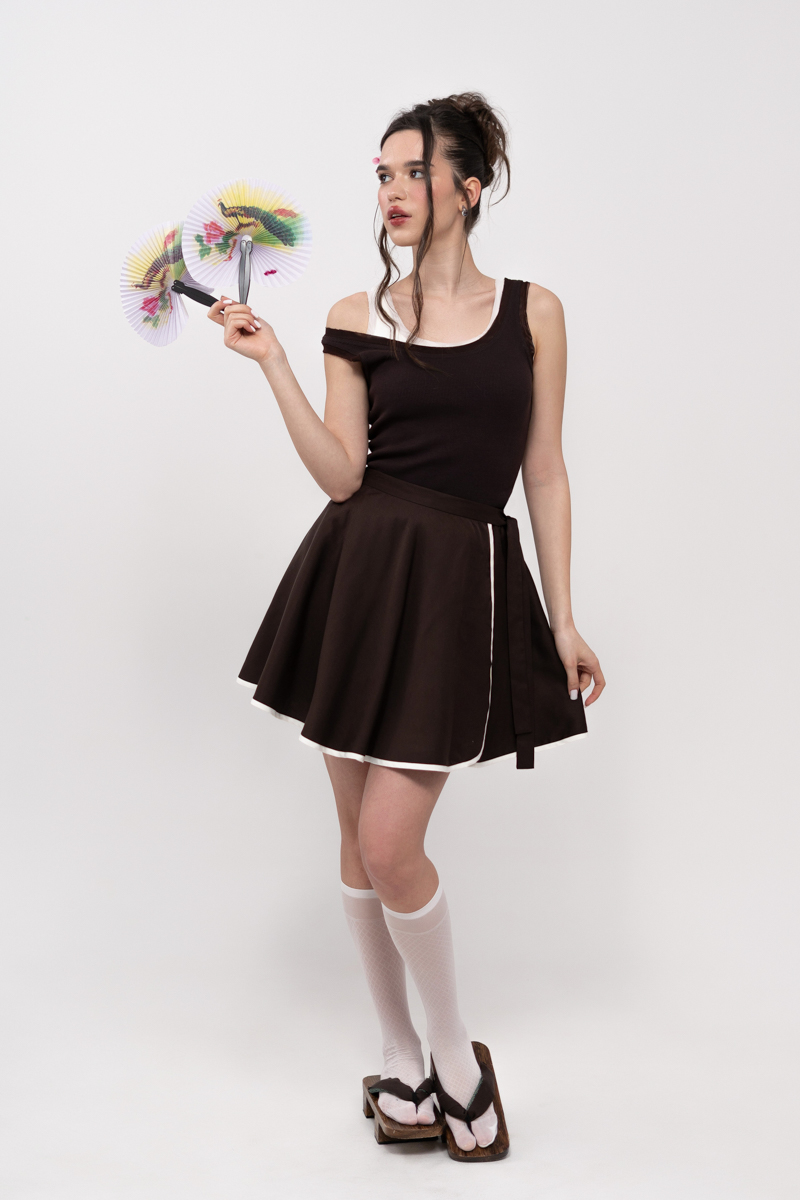 Brown skort photo Brown skort photo 1